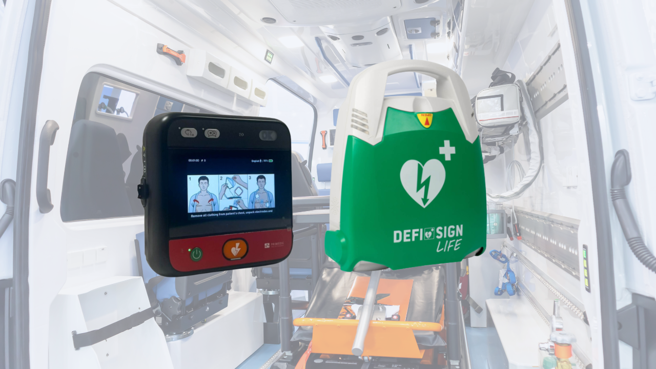 D&eacute;fibrillateur avec enregistrement ECG dans une ambulance fran&ccedil;aise